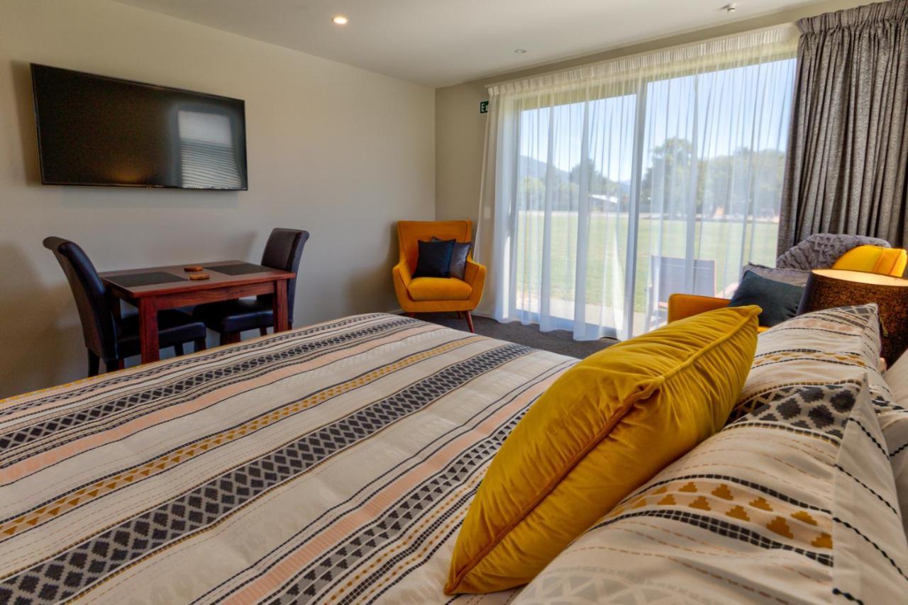 Motel Annies On Milford Te Anau Exterior foto